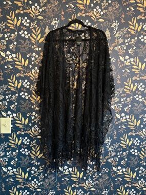 Torrid Black Paisley Lace Fringe Kimono One Size Plus